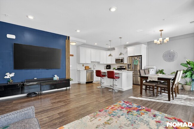 Building Photo - Charming 3BR Townhome in Highland Park