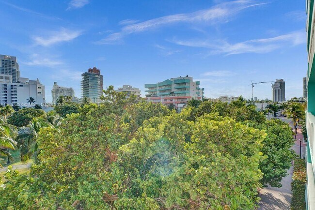 Building Photo - 301 Ocean Dr