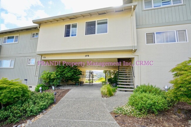 Building Photo - "Charming 1-Bed Condo Retreat in Greenbrae – Spacious 894 Sq Ft Living!"