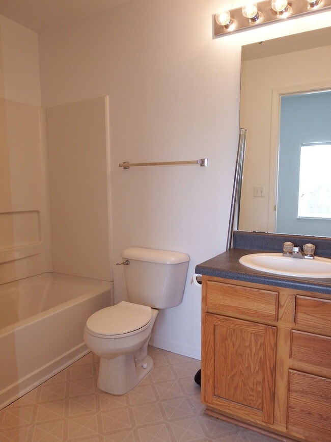 Building Photo - COMING SOON!! BEAUTIFUL 2 BEDROOM 2 BATH CONDO!