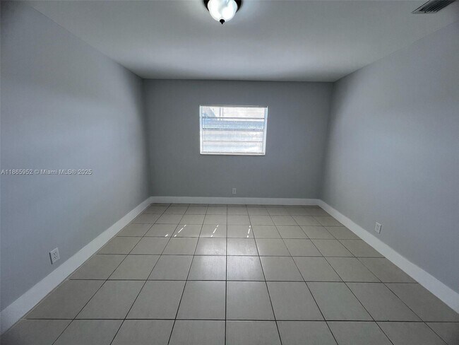 Building Photo - 3071 NW 43rd St