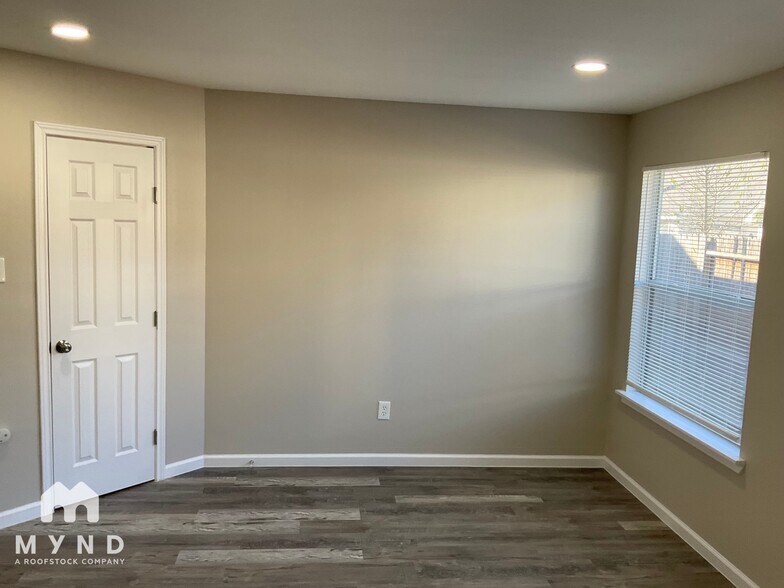 Building Photo - 6015 Barany Ct