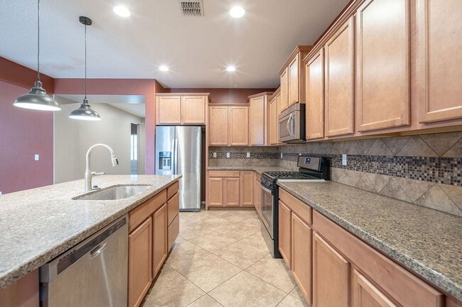 Building Photo - 16371 W Mesquite Dr