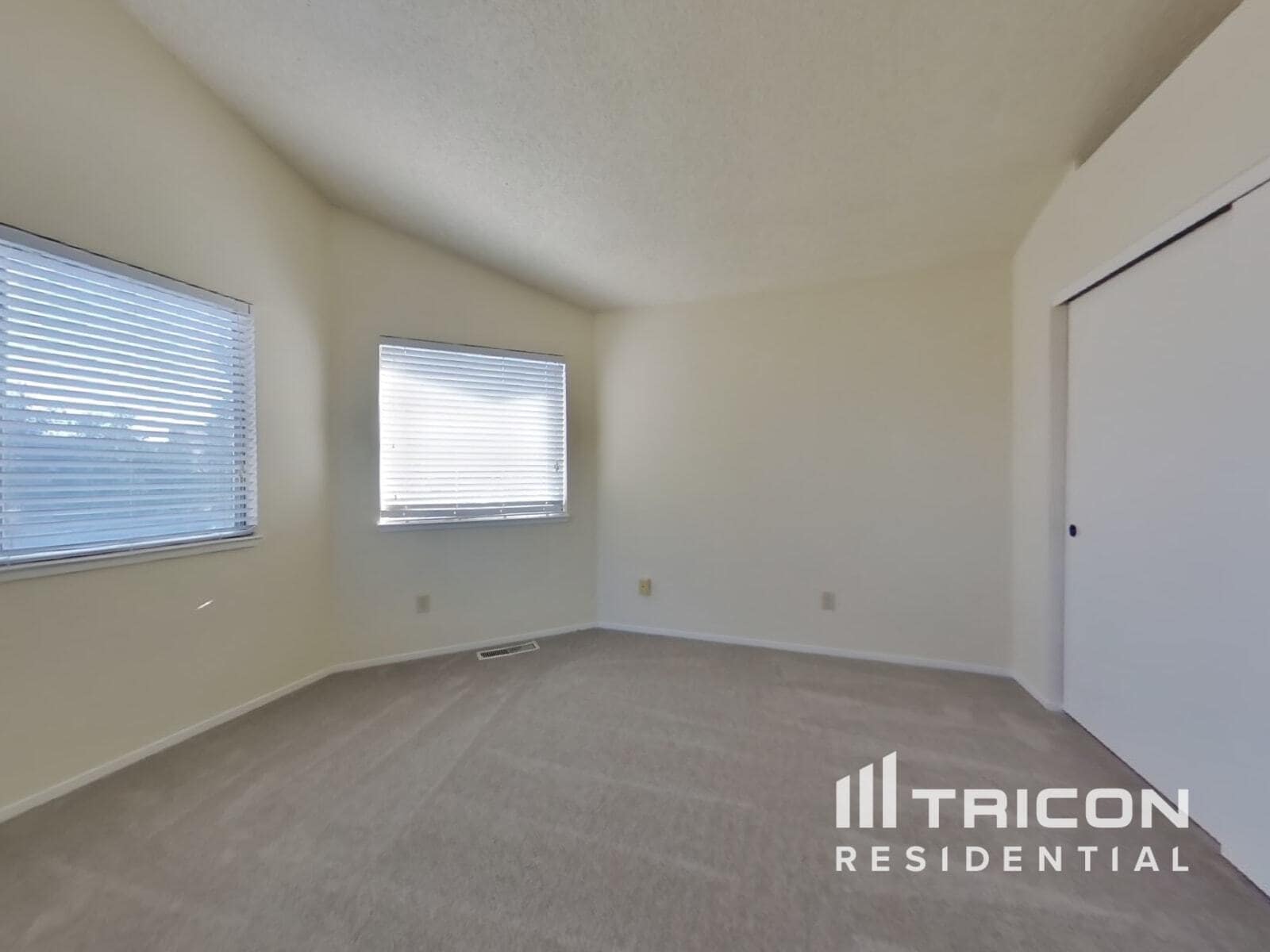 Building Photo - 217 Sunhaven Dr