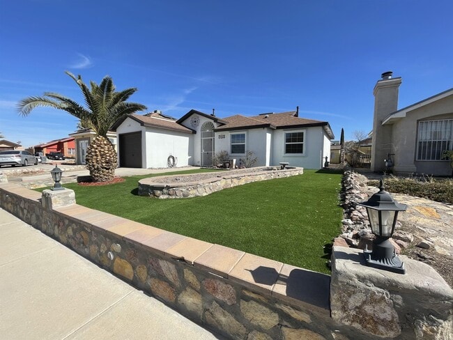 Building Photo - 5432 Thornridge Cir