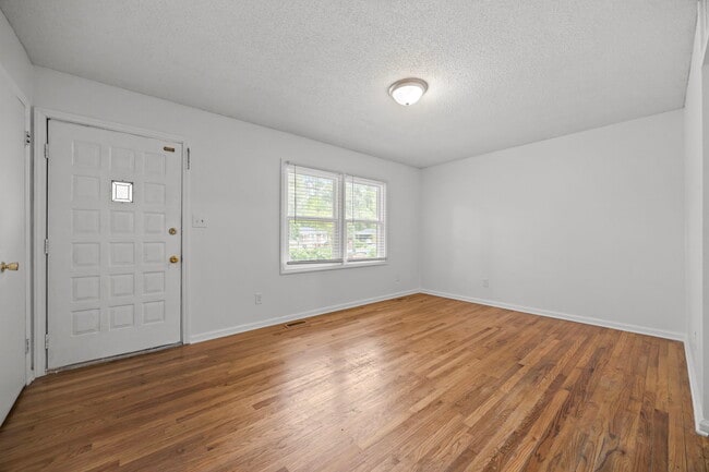 Building Photo - 110 Moore Rd