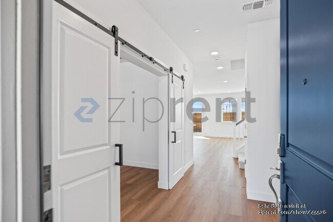 Building Photo - 356 Gold Coast Rd