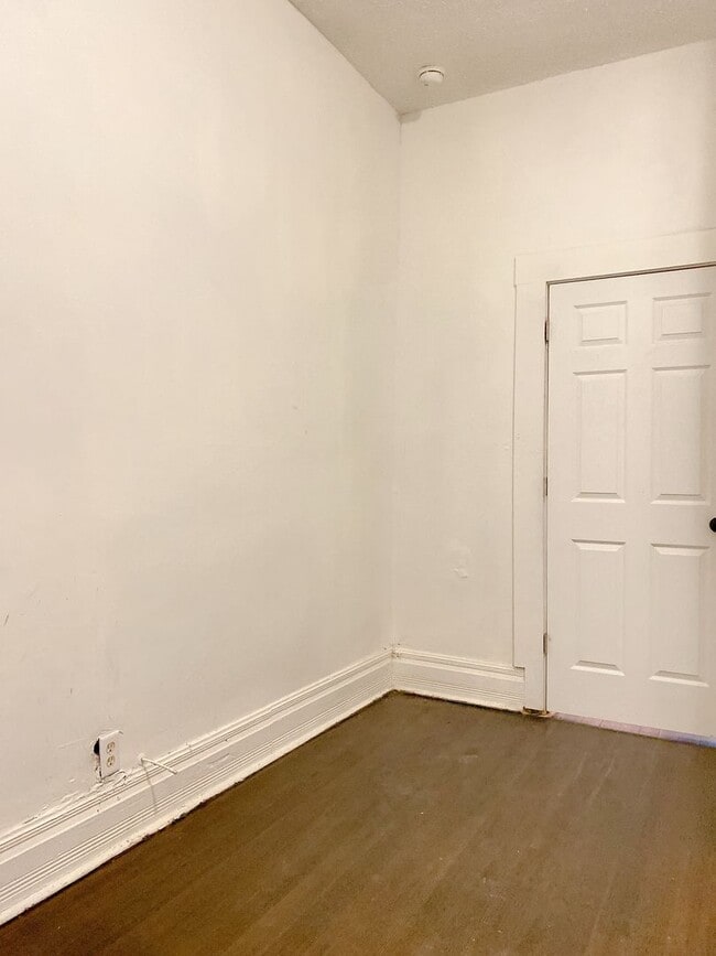 Building Photo - 3 bed 1 bath