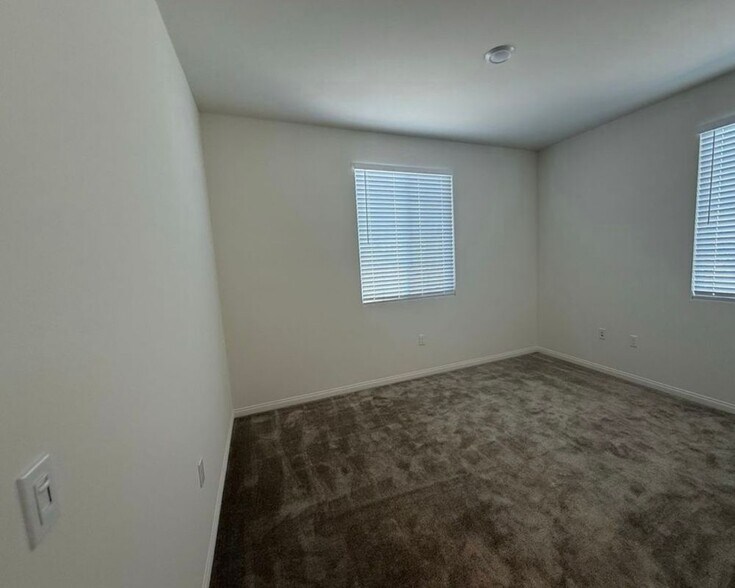 Building Photo - 13329 Racimo Ct