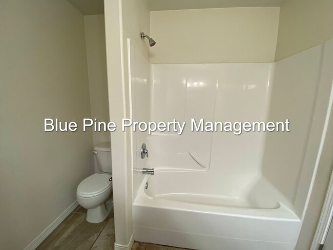 Building Photo - 3865 Cobalt Dr
