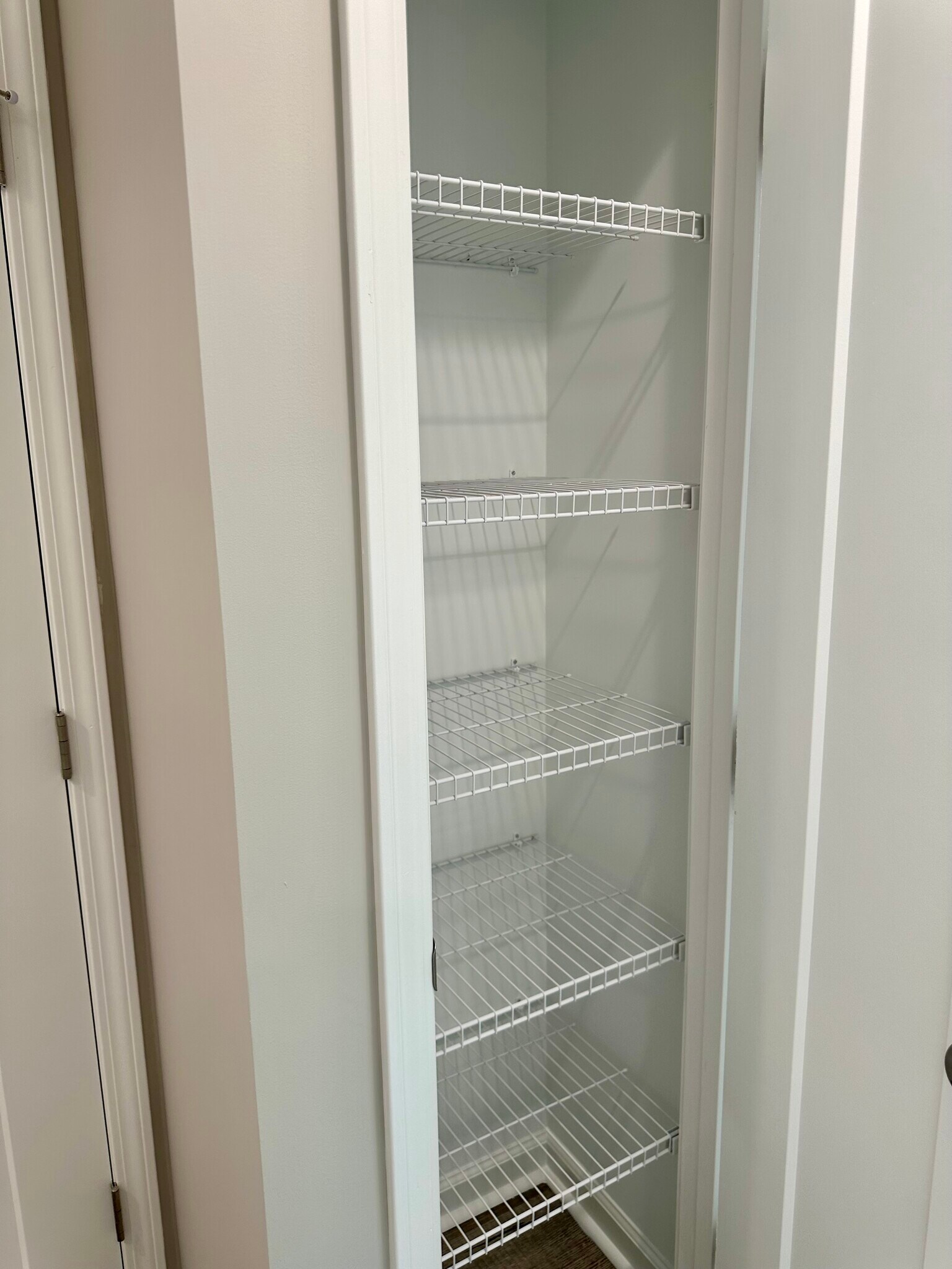 Linen closet - 2217 Kenwood Blvd SE