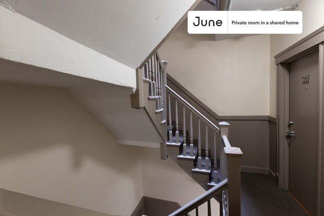 Building Photo - Room in Shared 3 bed/1 bath home