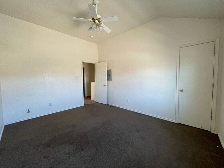 Building Photo - 4506 Sylvia Dr