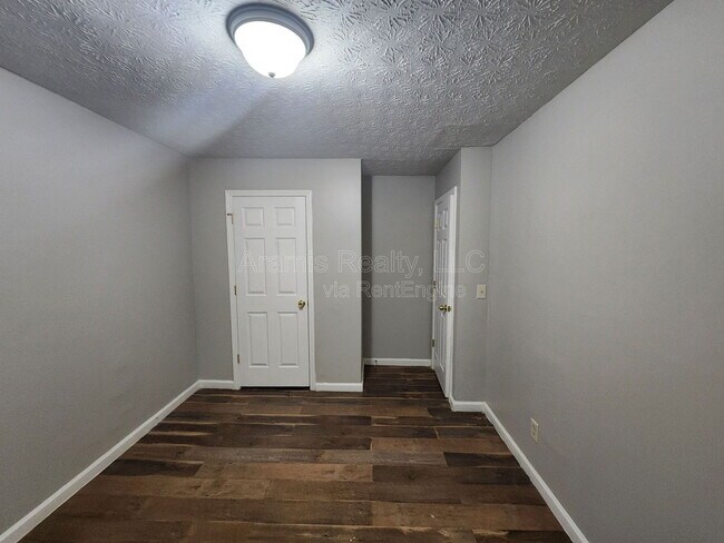Building Photo - 3752 Waldrop Ln