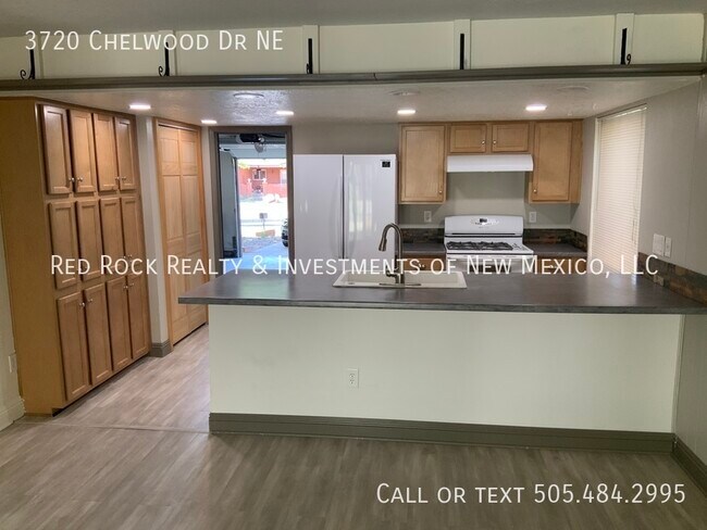 Building Photo - 3720 Chelwood Dr NE