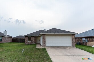 Building Photo - 3901 Captain Dr