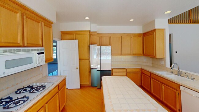 Building Photo - 4700 Hunter Peak Ct