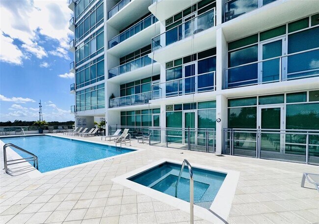 Building Photo - 101 S Eola Dr