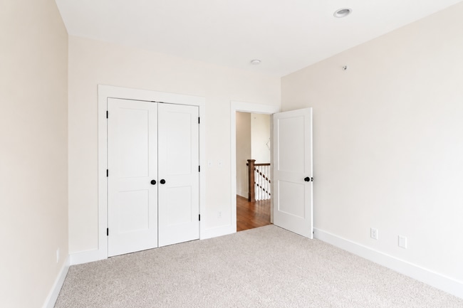 Building Photo - 4-Bedroom Home Steps from the Pool Near Tennessee Tech