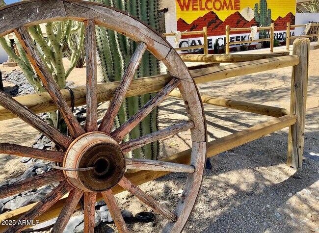 Building Photo - 5811 E Surrey Dr