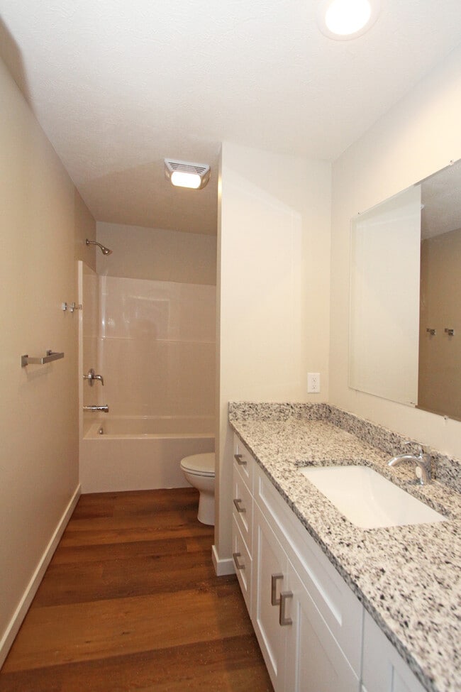 Building Photo - 5226 Bancroft Ave