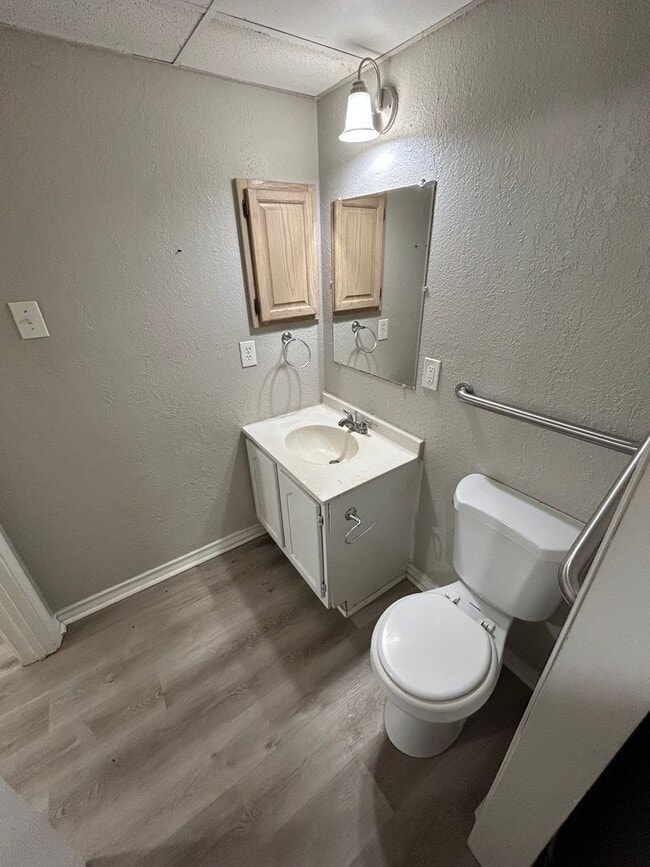 Building Photo - 715 Eastham Ln