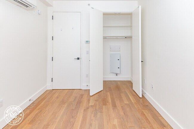 Building Photo - 581 Ocean Pkwy
