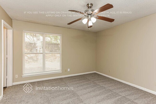 Building Photo - 3041 Park Creek Ct
