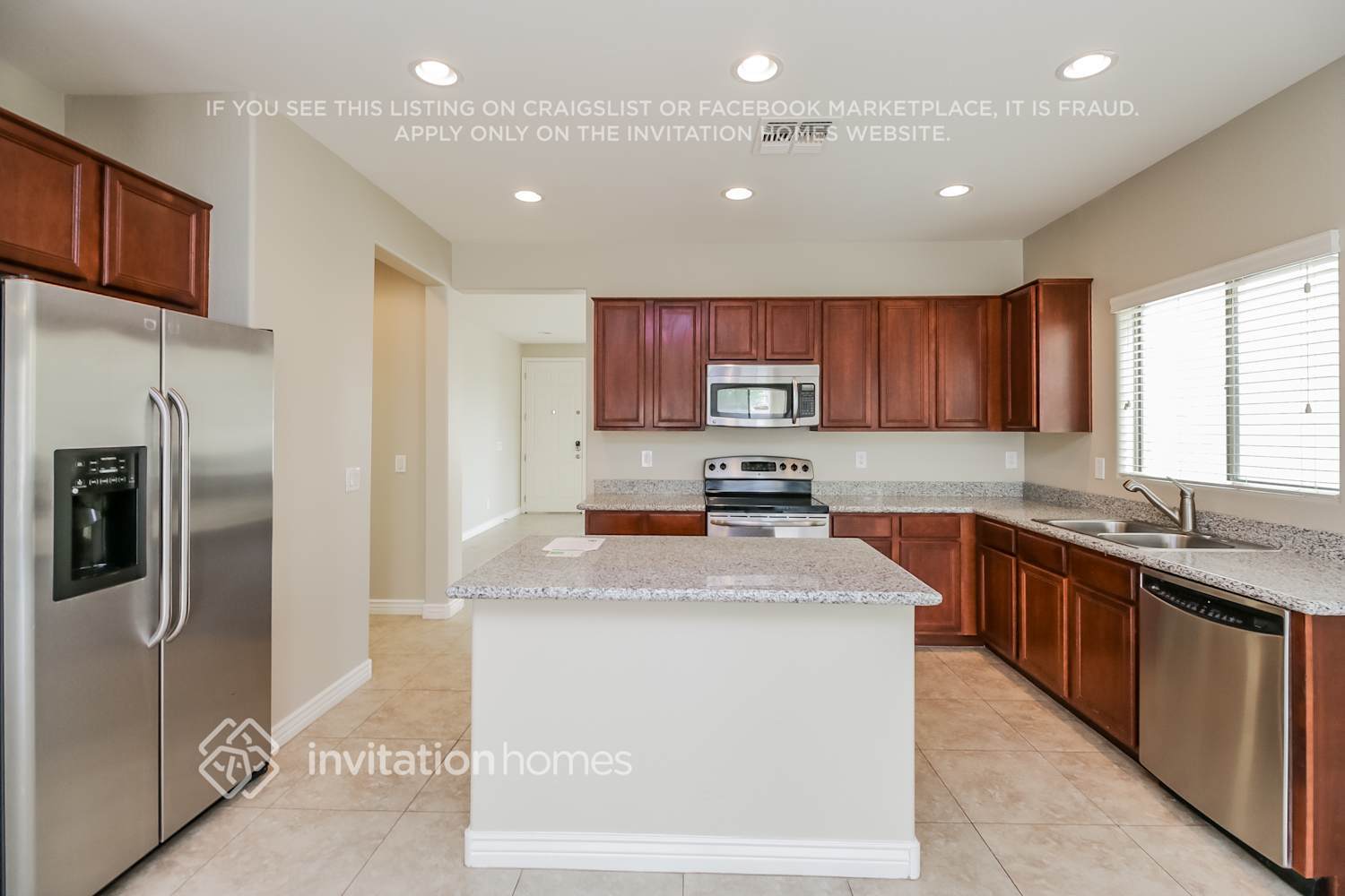 Building Photo - 1015 W Desert Valley Dr