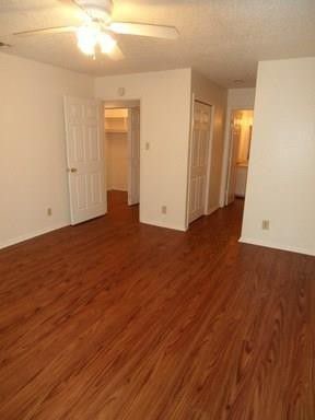 Building Photo - WON'T LAST. OFF HULEN. pet-friendly, 2BR/2...