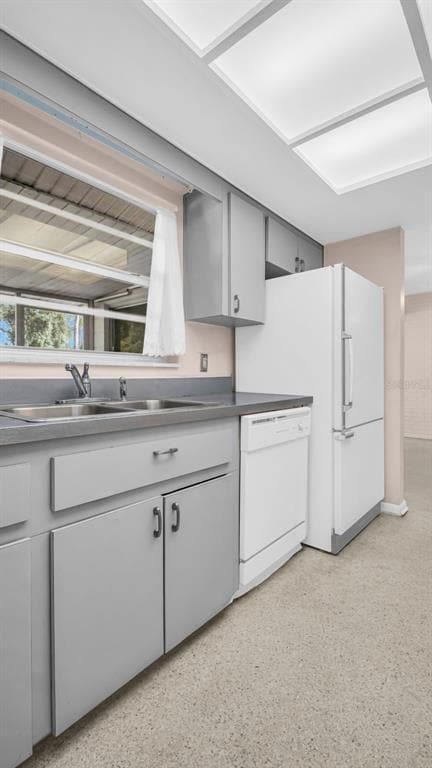 Building Photo - 5831 Hillside St