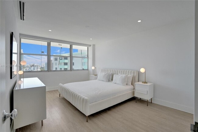 Building Photo - 3 Island Ave