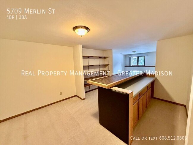 Building Photo - 5709 Merlin St