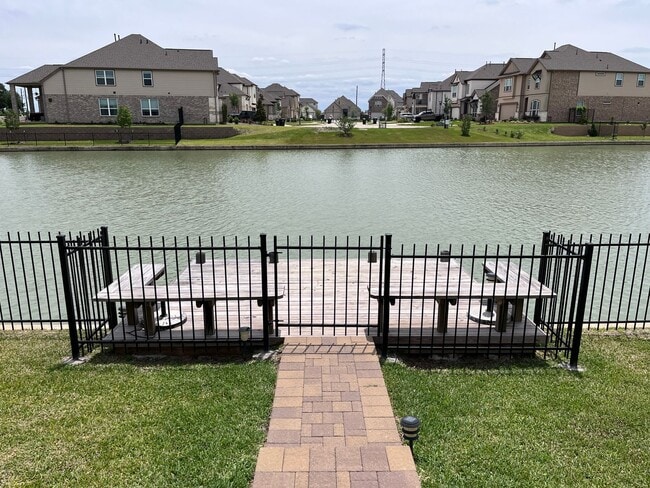 Building Photo - Gorgeous 4-bedroom home!