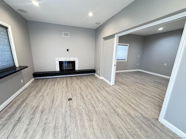 Building Photo - 3539 Mt Laurence Dr