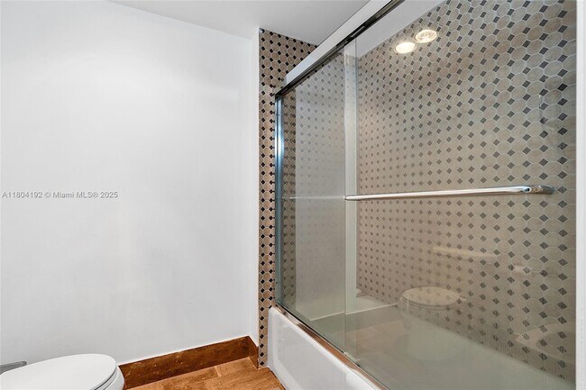 Building Photo - 1581 Brickell Ave