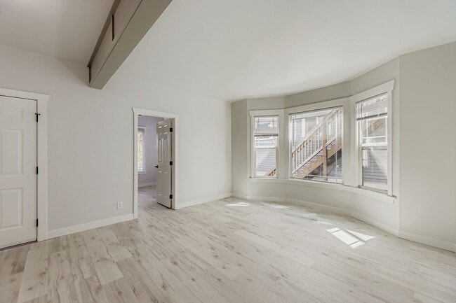 Building Photo - Breathtaking Renovation! Oversized 2 Bed 1...