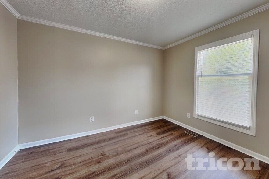 Building Photo - 6449 Roundtree St