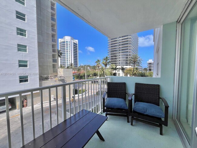 Building Photo - 5838 Collins Ave