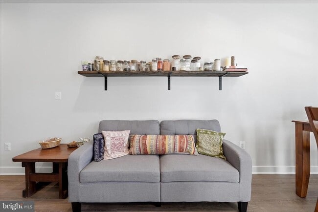 Building Photo - 2027 Track Cir