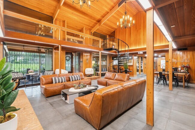 Building Photo - 29 Winged Foot Dr