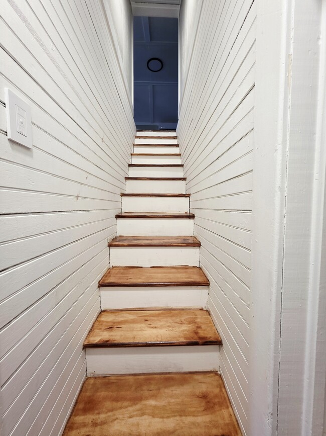 Building Photo - 205 E North St