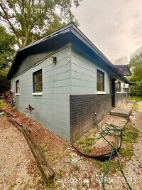 Building Photo - 7903 N 13th St