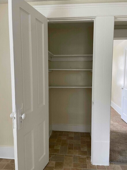 Building Photo - 190 W Miller Ave