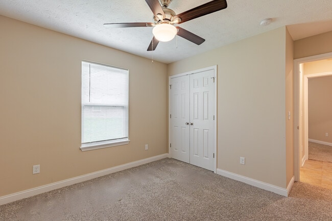 Building Photo - 305 Breckinridge Cir