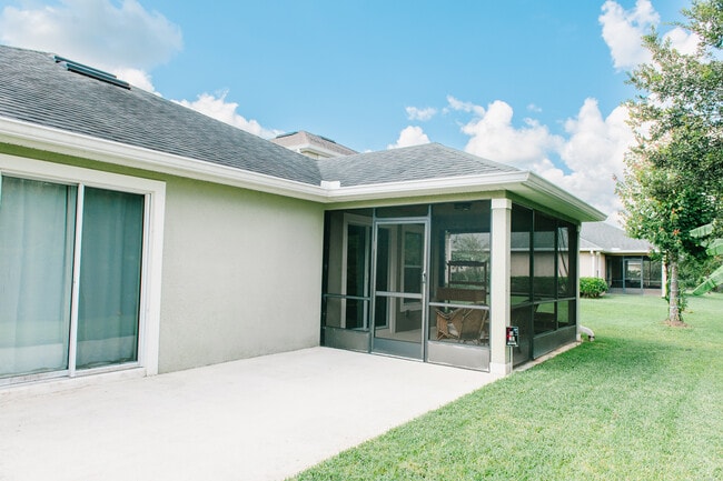 Building Photo - 208 Grande Lake Dr
