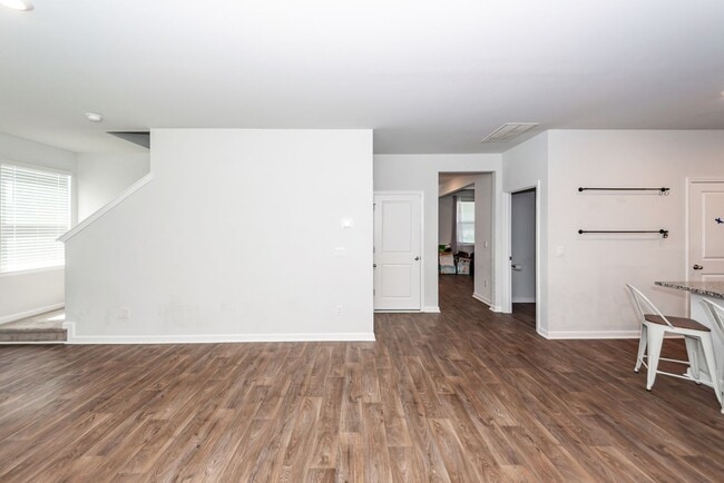 Building Photo - 4 Bedroom, 2.5 Bathroom Home in Carolina Groves - Moncks Corner