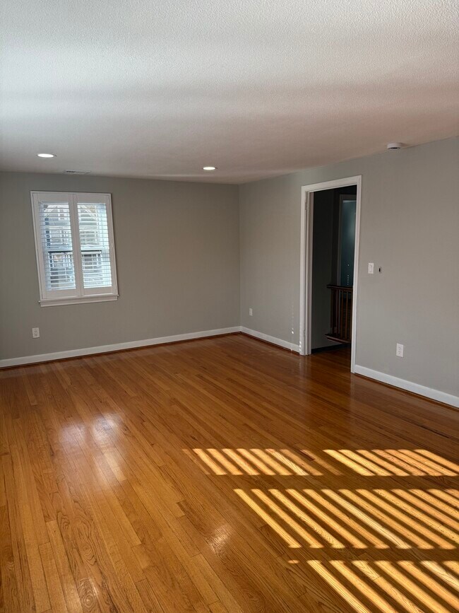 Building Photo - 182 Arnoldale Rd