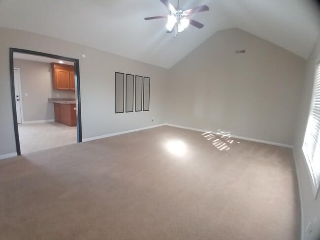 Building Photo - 3525 Drayton Dr