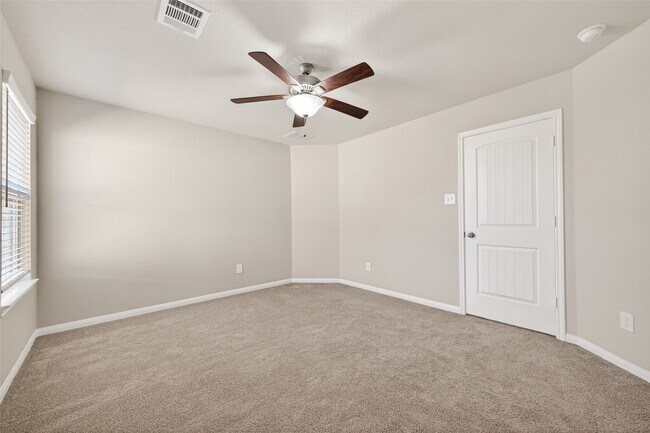 Building Photo - 5739 Manning Crk Trl